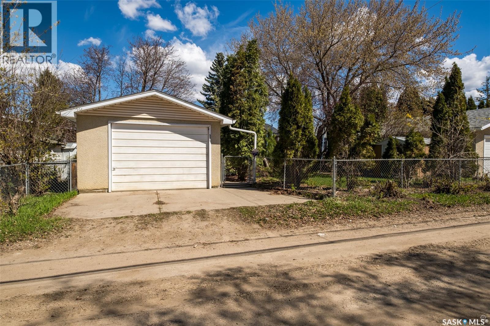 575 27th Street W, Prince Albert, Saskatchewan  S6V 4S4 - Photo 33 - SK036854