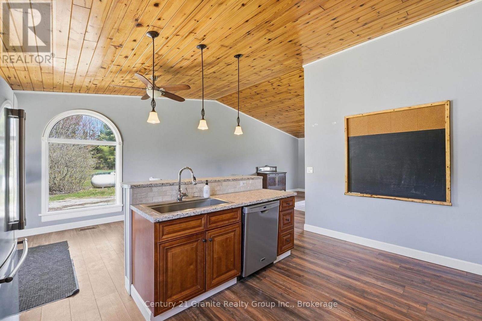 1373 Eagle Lake Road, Dysart Et Al, Ontario  K0M 1S0 - Photo 21 - X13158028