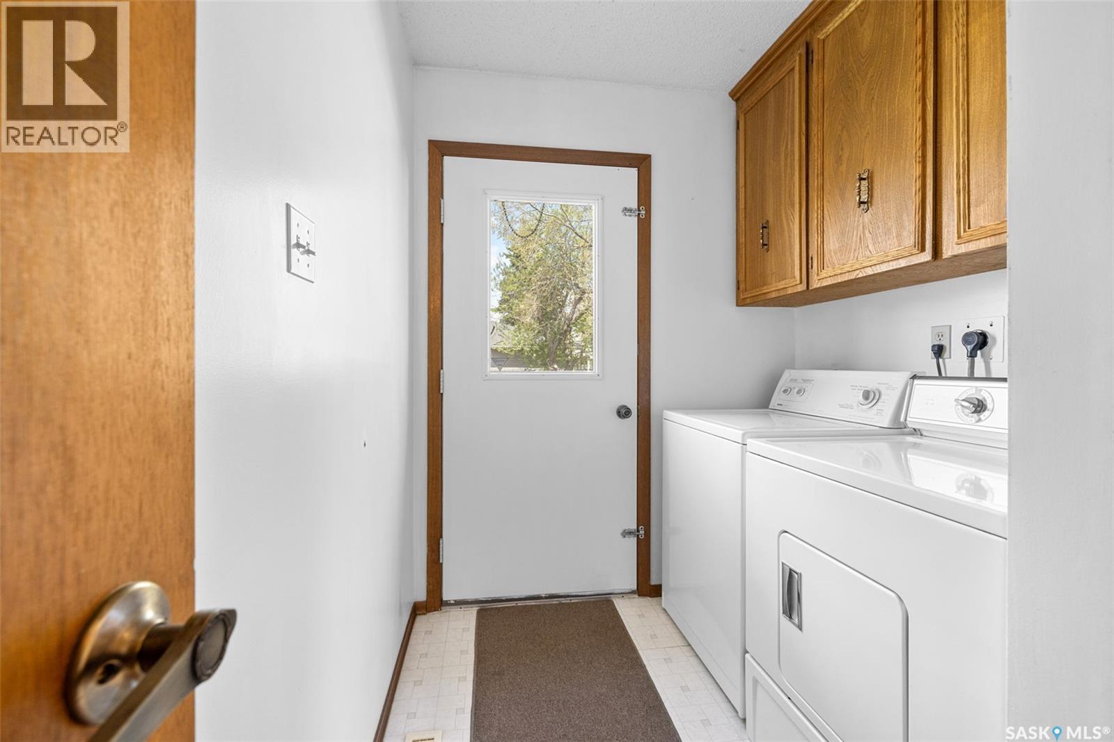 21 Merlin Crescent N, Regina, Saskatchewan  S4R 3E2 - Photo 19 - SK036742