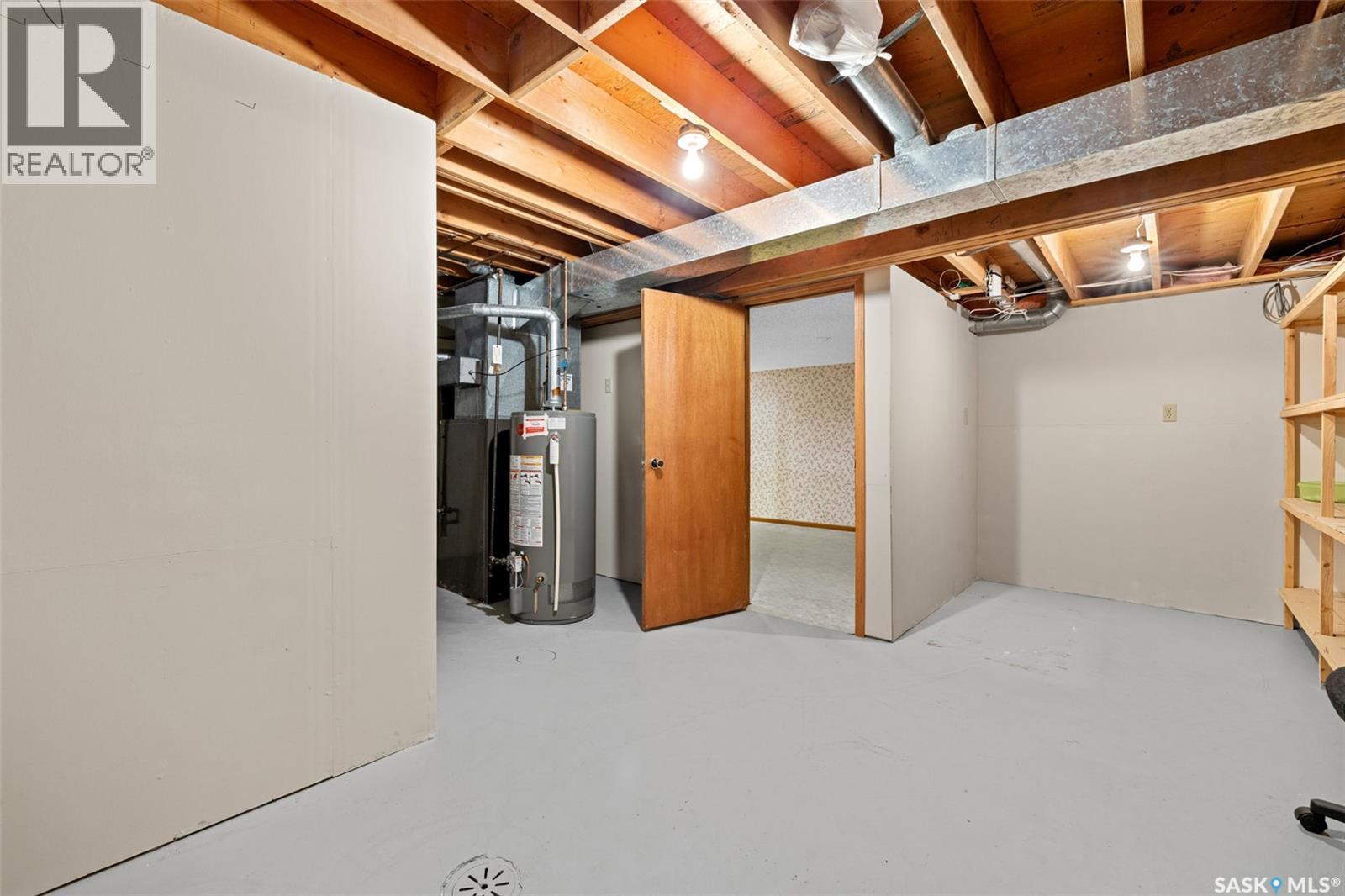21 Merlin Crescent N, Regina, Saskatchewan  S4R 3E2 - Photo 24 - SK036742