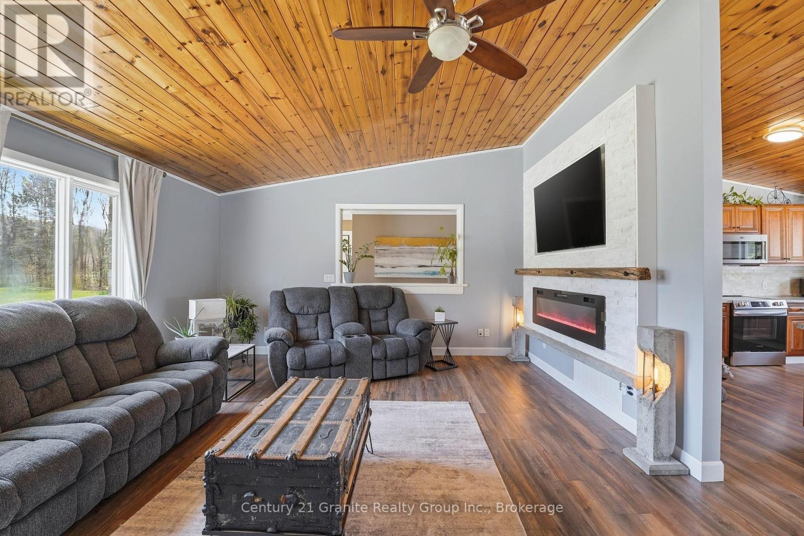 1373 Eagle Lake Road, Dysart Et Al, Ontario  K0M 1S0 - Photo 8 - X13158028