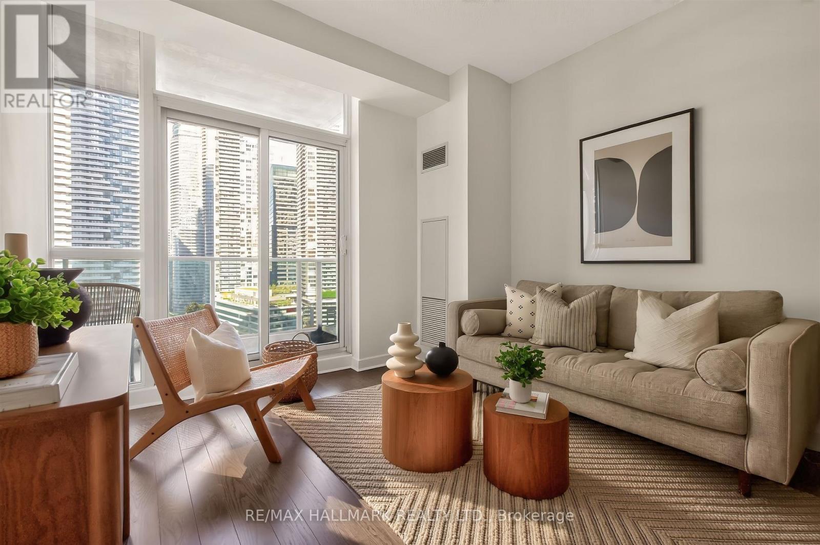 2211 - 18 HARBOUR STREET, Toronto, Ontario