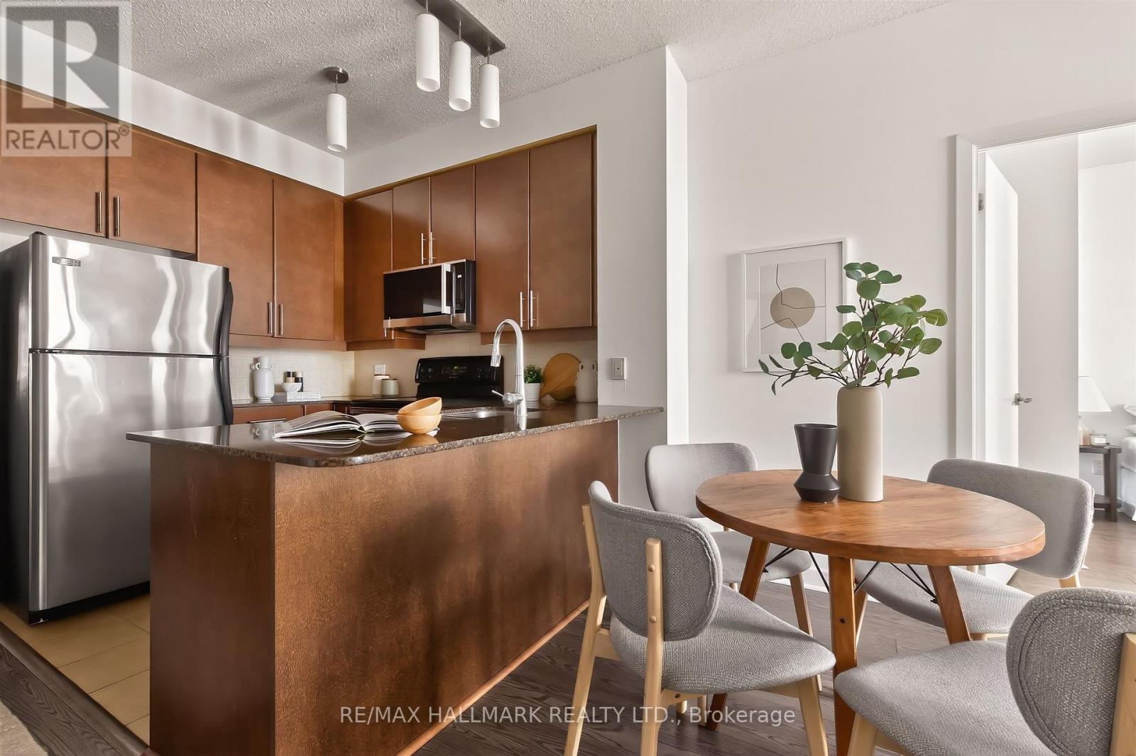 2211 - 18 Harbour Street, Toronto, Ontario M6J 2Z6 - Photo 6 - C13161784