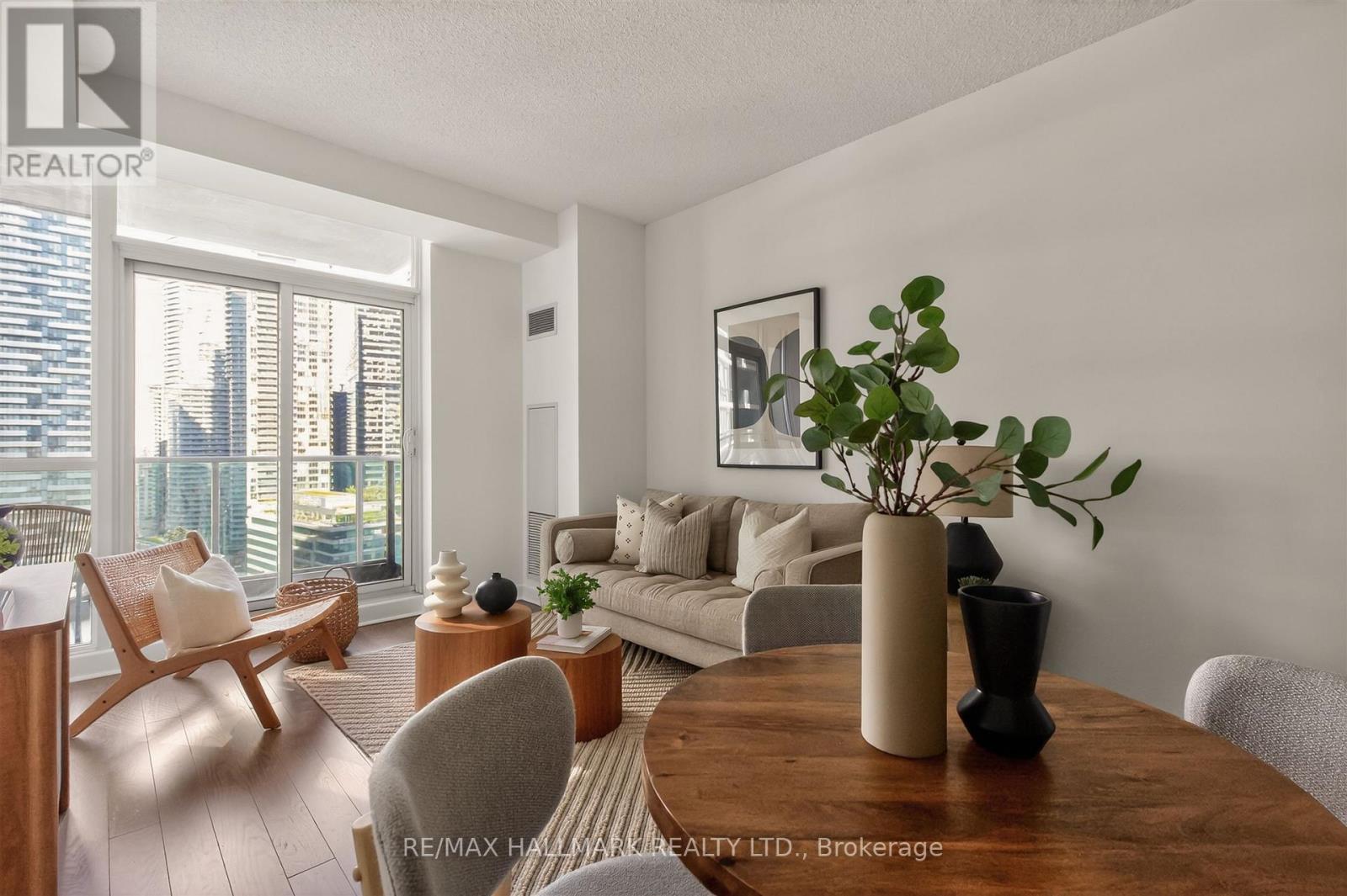 2211 - 18 Harbour Street, Toronto, Ontario M6J 2Z6 - Photo 9 - C13161784