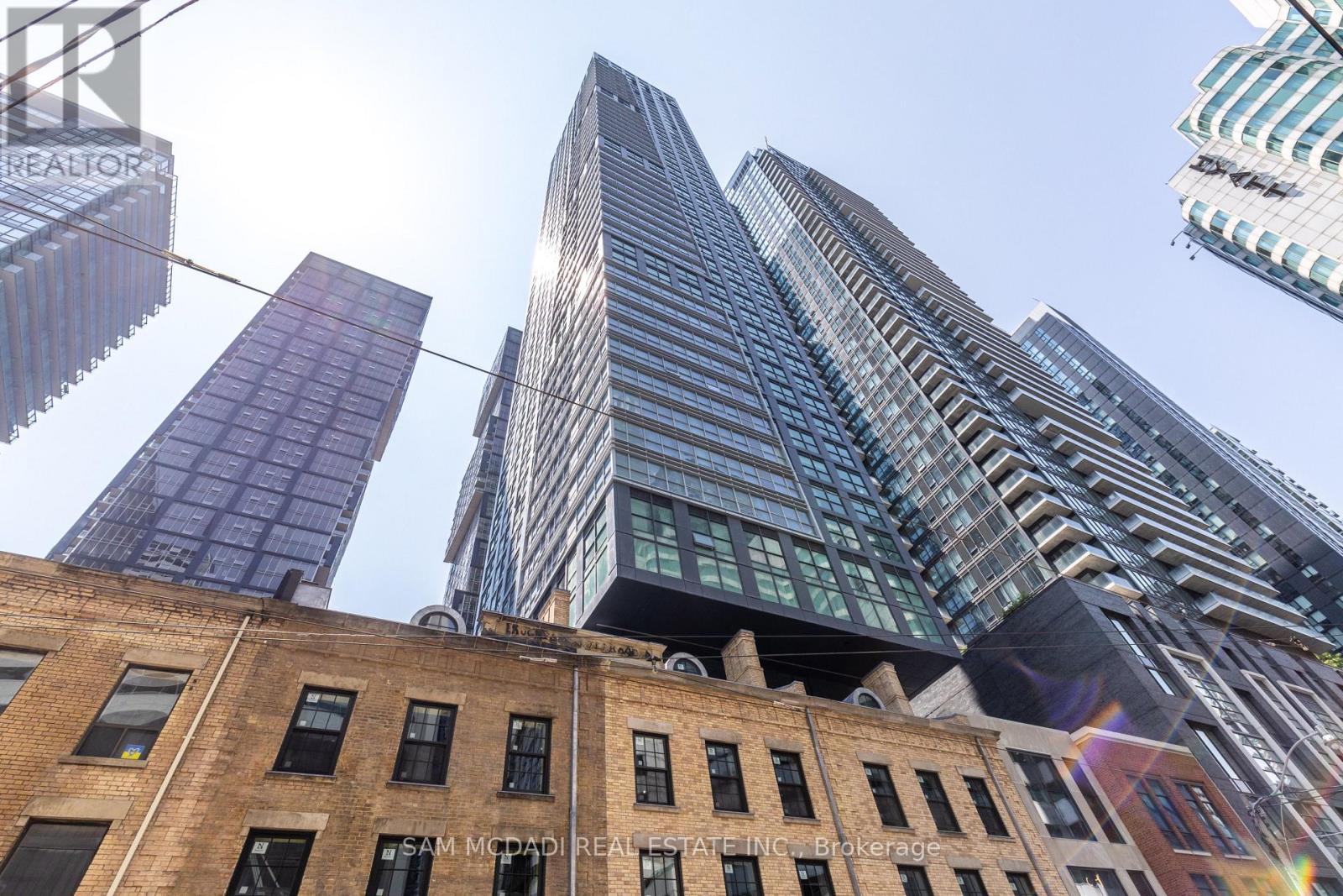 602 - 327 KING STREET W
