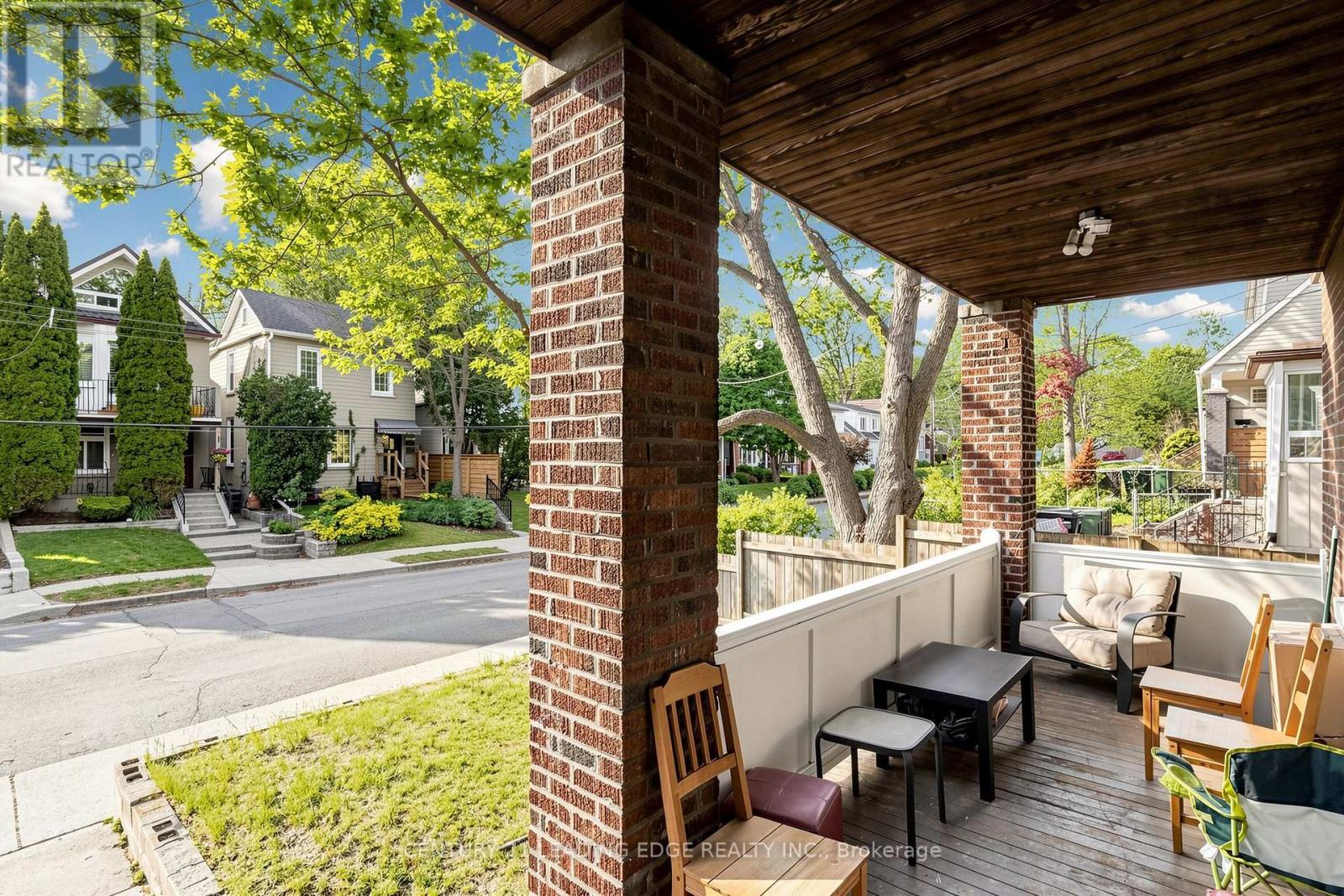 395 Rhodes Avenue, Toronto, Ontario  M4L 3A6 - Photo 2 - E13161746