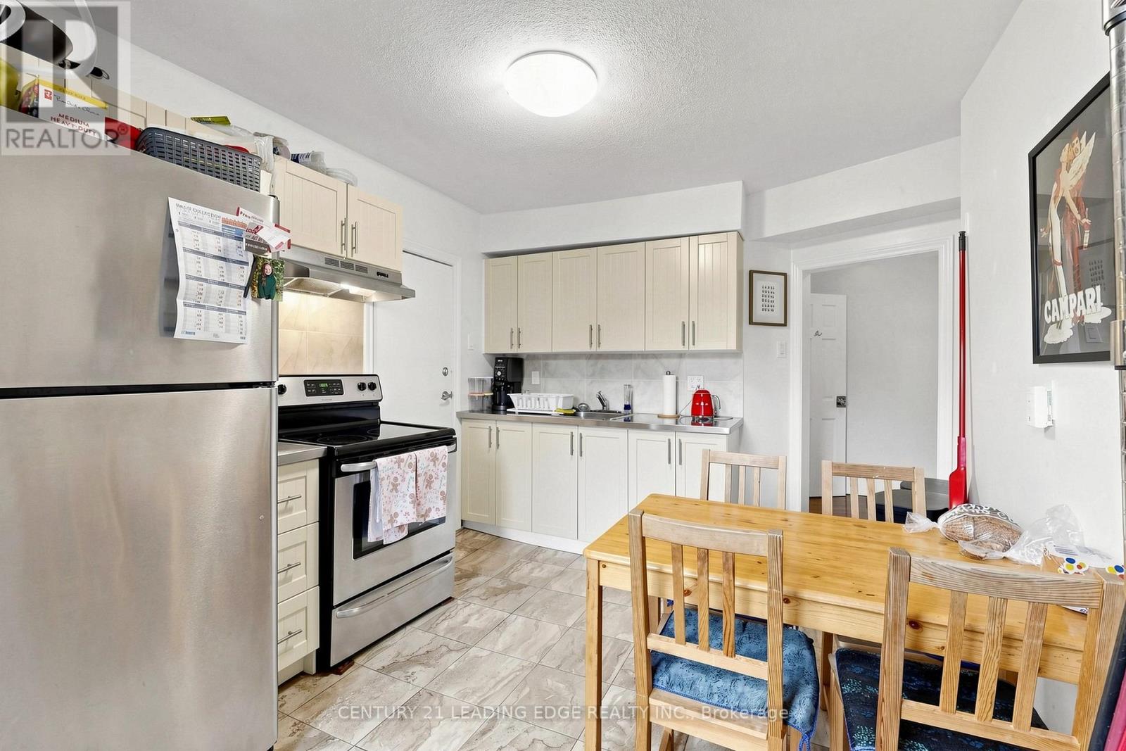 395 Rhodes Avenue, Toronto, Ontario  M4L 3A6 - Photo 7 - E13161746