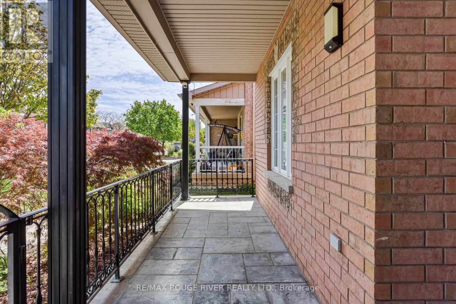 29 Sheldon Drive, Ajax, Ontario  L1T 4K7 - Photo 3 - E13162076