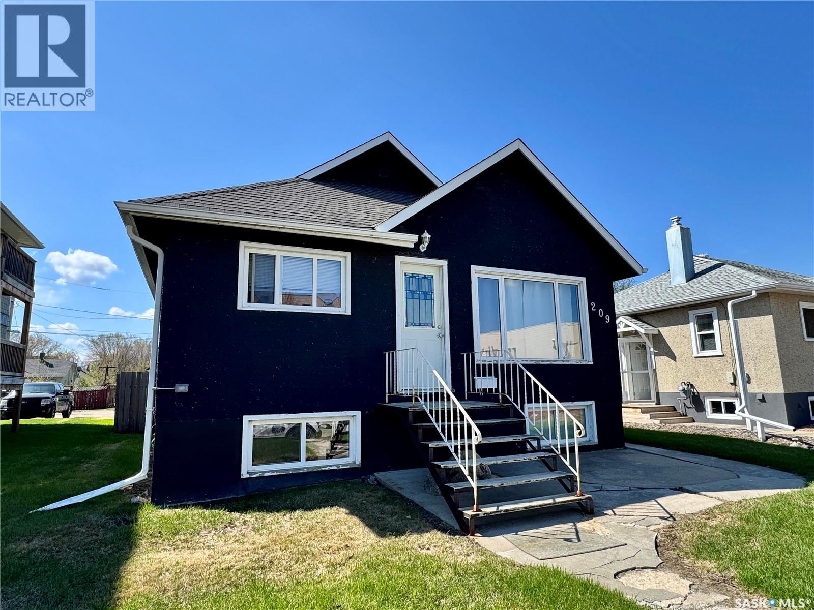 209 8th STREET E, Prince Albert, Saskatchewan