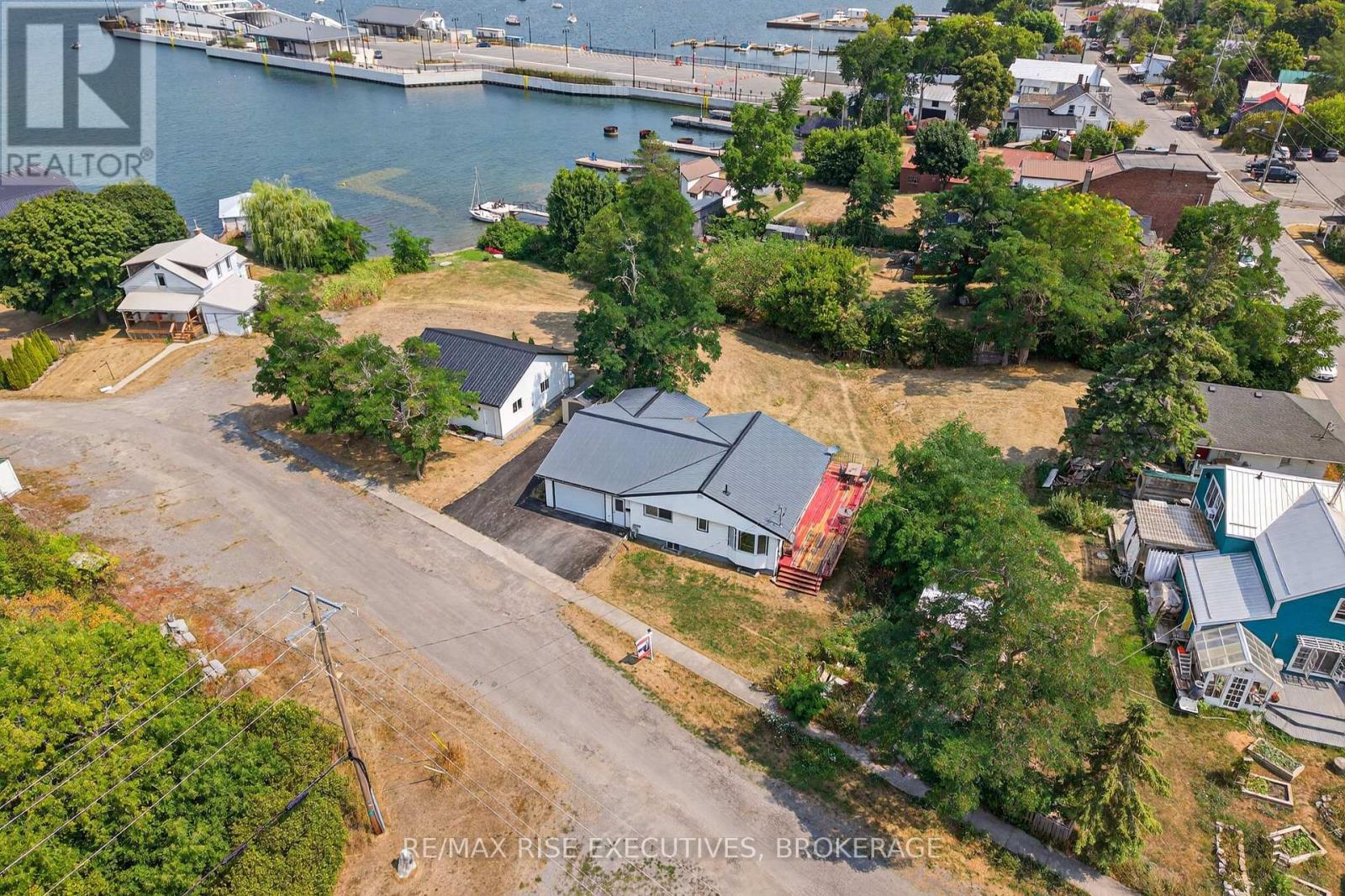 14 Highway 95, Frontenac Islands, Ontario  K0H 2Y0 - Photo 1 - X13162206