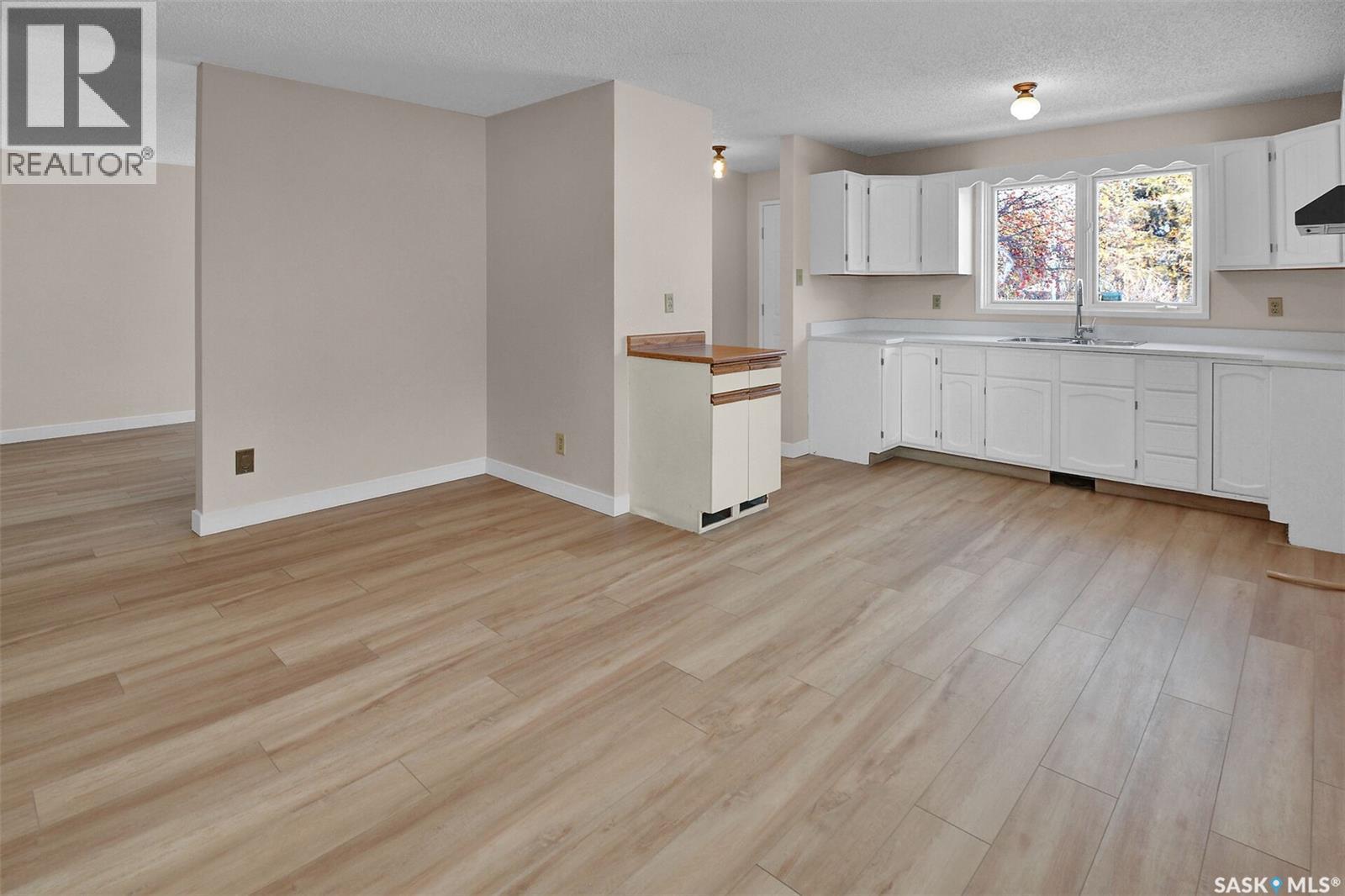111 Stechishin Crescent, Saskatoon, Saskatchewan S7K 5P5 - Photo 4 - SK035714