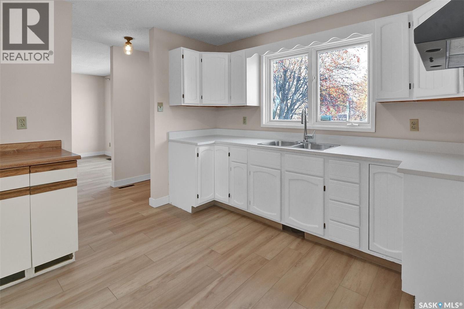 111 Stechishin Crescent, Saskatoon, Saskatchewan S7K 5P5 - Photo 5 - SK035714