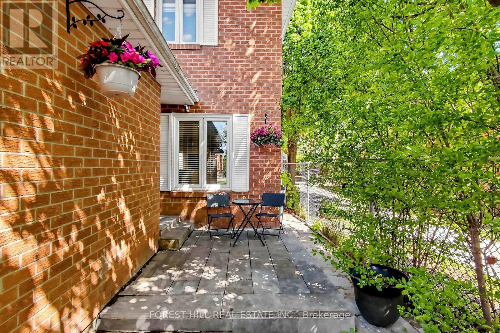 44 Lund Street N, Richmond Hill (North Richvale), Ontario  L4C 5V7 - Photo 9 - N13161842