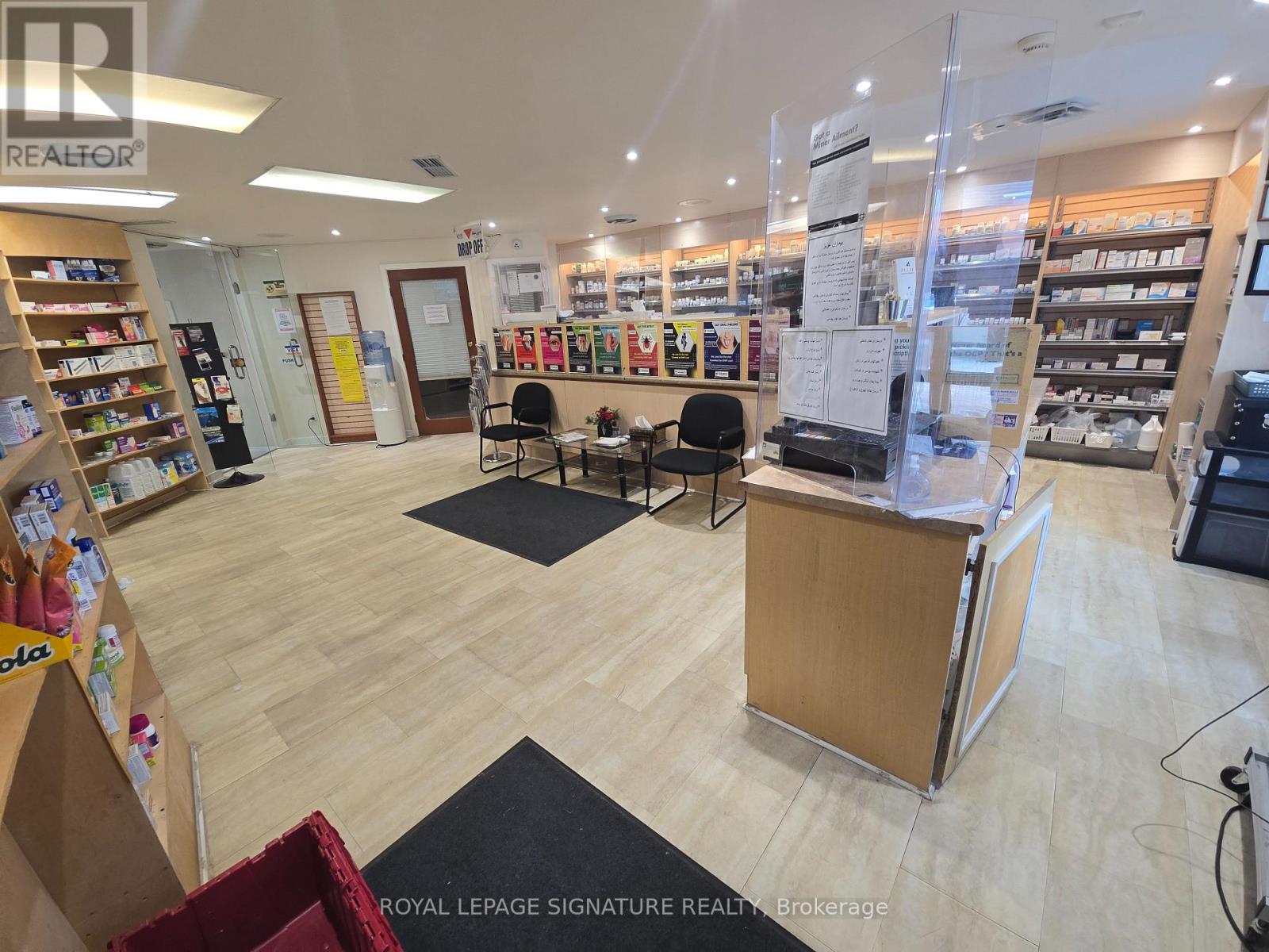 10171 Yonge Street, Richmond Hill (Crosby), Ontario  L4C 1T5 - Photo 7 - N13161896