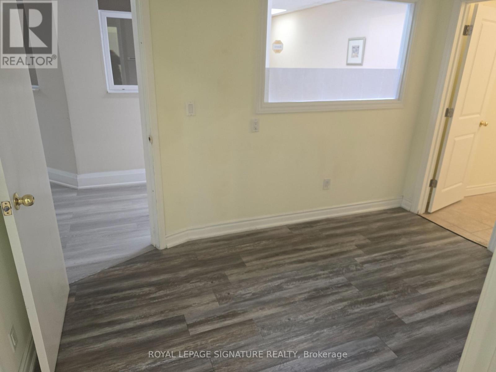 10171 Yonge Street, Richmond Hill (Crosby), Ontario  L4C 1T5 - Photo 9 - N13161896