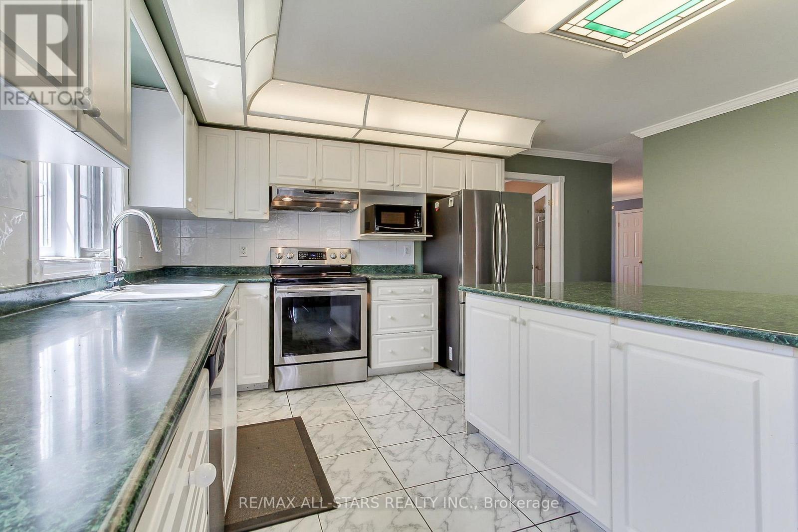 41 Captain Armstrong Lane, Markham, Ontario  L3P 3E1 - Photo 16 - N13161920