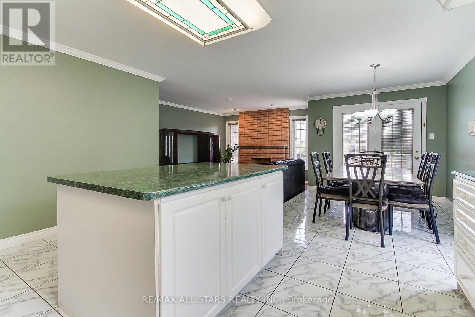 41 Captain Armstrong Lane, Markham, Ontario  L3P 3E1 - Photo 18 - N13161920