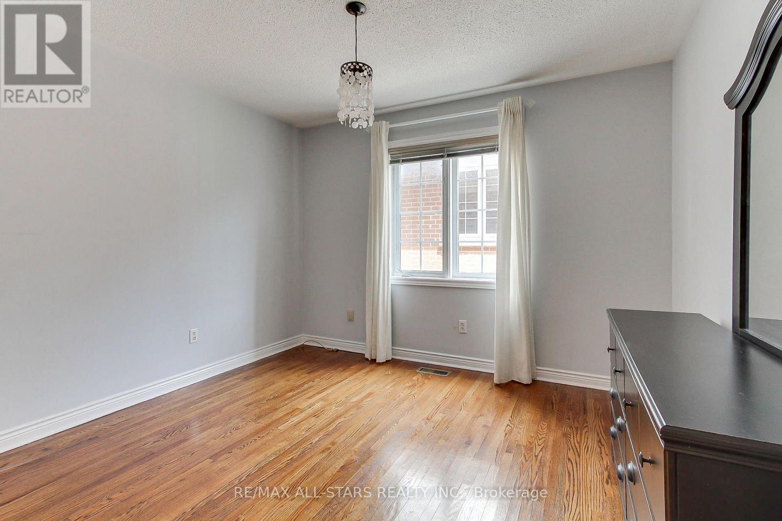 41 Captain Armstrong Lane, Markham, Ontario  L3P 3E1 - Photo 33 - N13161920