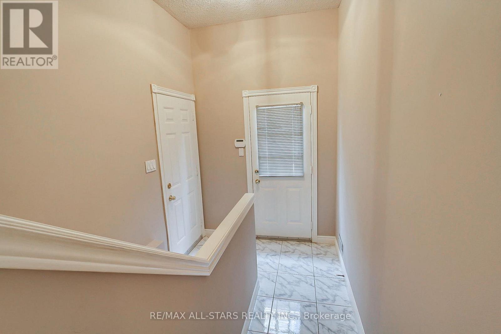 41 Captain Armstrong Lane, Markham, Ontario  L3P 3E1 - Photo 37 - N13161920