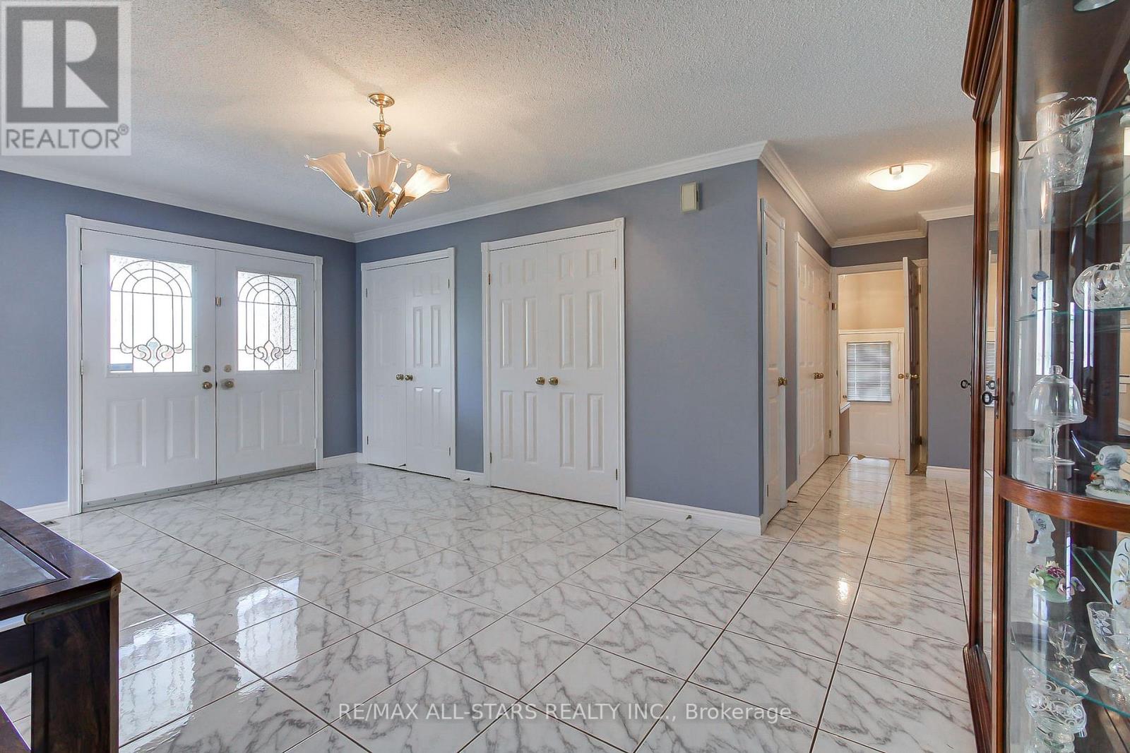 41 Captain Armstrong Lane, Markham, Ontario  L3P 3E1 - Photo 7 - N13161920