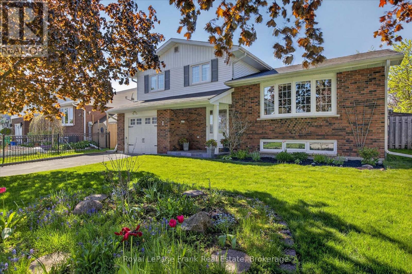 4 Bayleaf Court, Peterborough, Ontario  K9K 1A3 - Photo 1 - X13162108