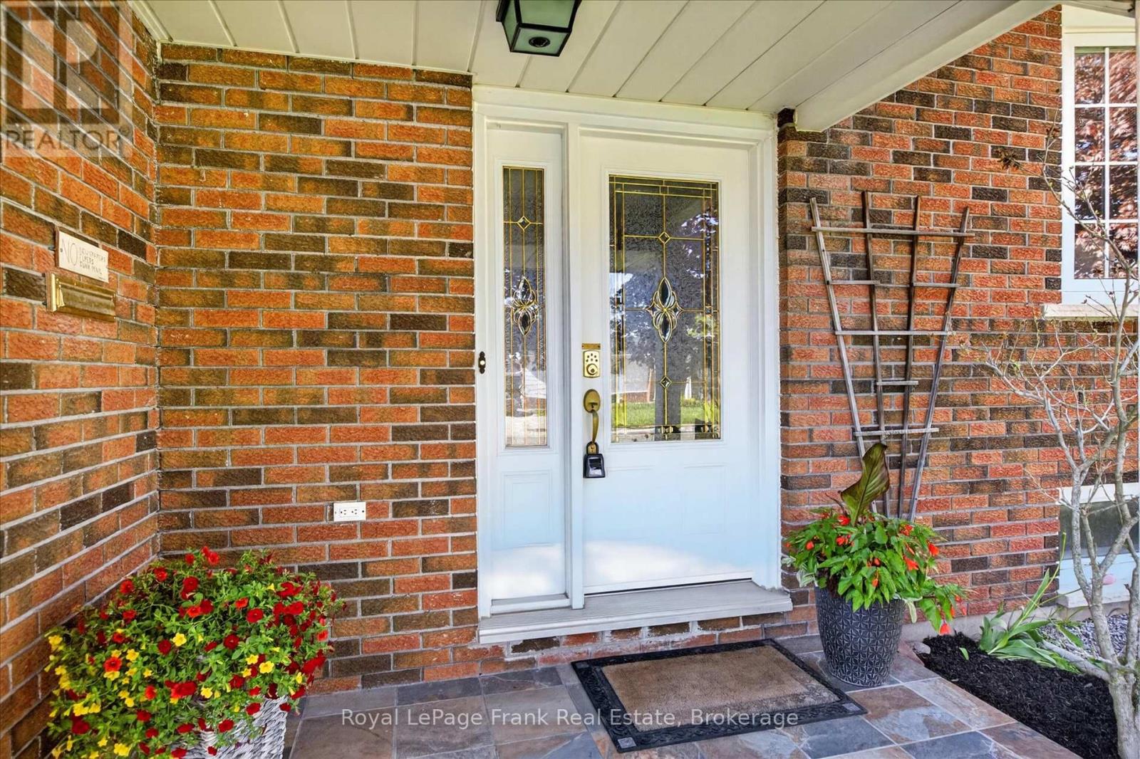 4 Bayleaf Court, Peterborough, Ontario  K9K 1A3 - Photo 4 - X13162108