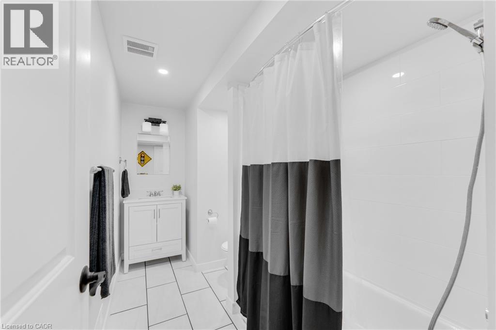 206 Athenia Drive, Stoney Creek, Ontario  L8J 1V8 - Photo 36 - 40832378