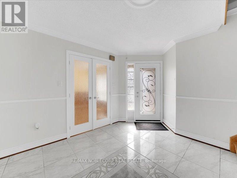 66 Stoneybrook Crescent, Barrie (Ardagh), Ontario  L4N 0A6 - Photo 5 - S13161964