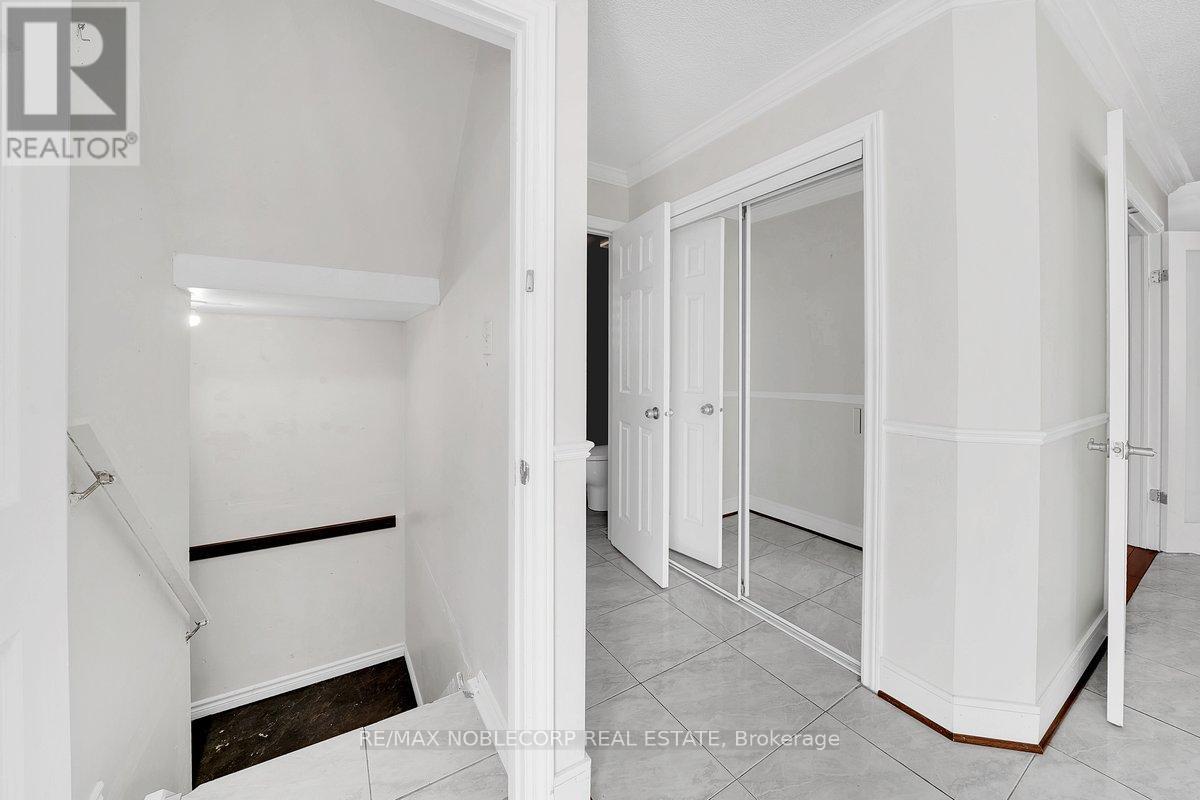 66 Stoneybrook Crescent, Barrie (Ardagh), Ontario  L4N 0A6 - Photo 6 - S13161964