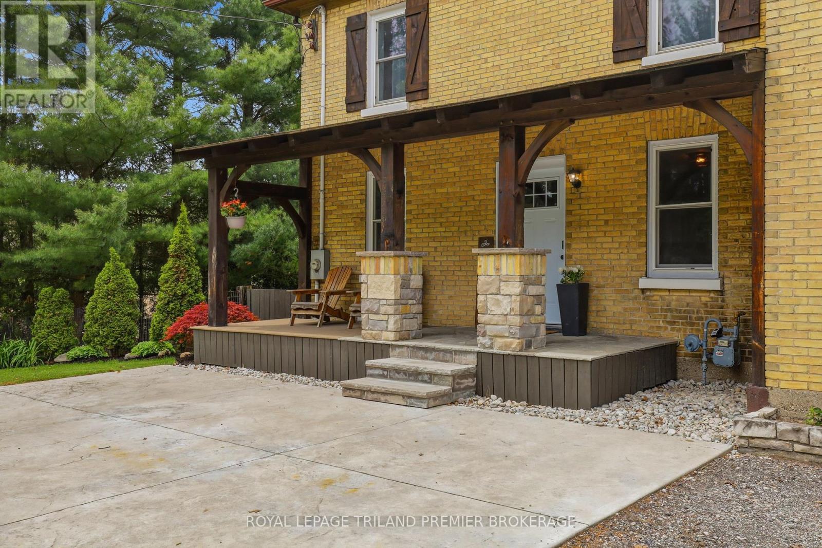8306 Parkhouse Drive, Strathroy-Caradoc, Ontario  N0L 1W0 - Photo 4 - X13162114
