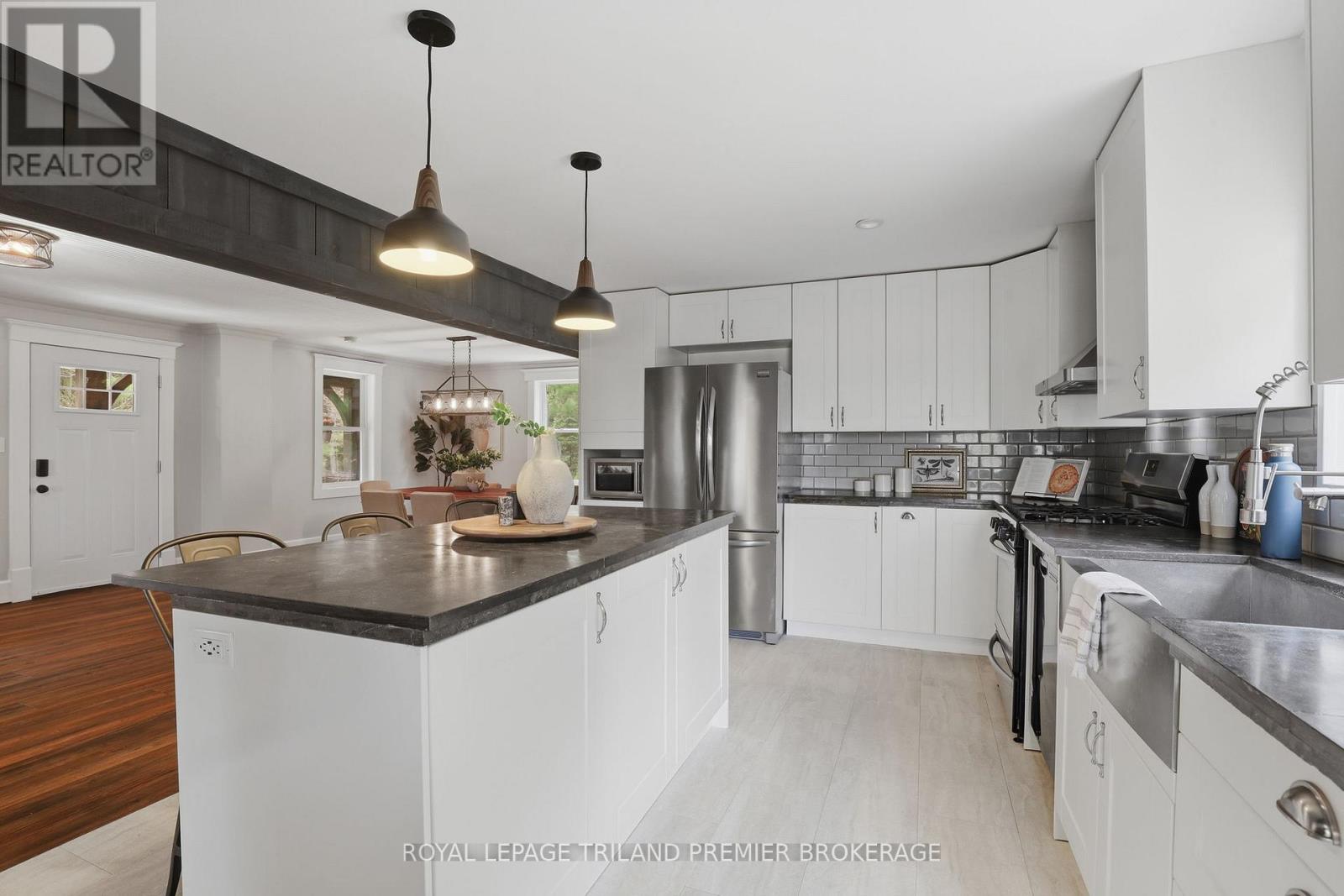 8306 Parkhouse Drive, Strathroy-Caradoc, Ontario  N0L 1W0 - Photo 9 - X13162114