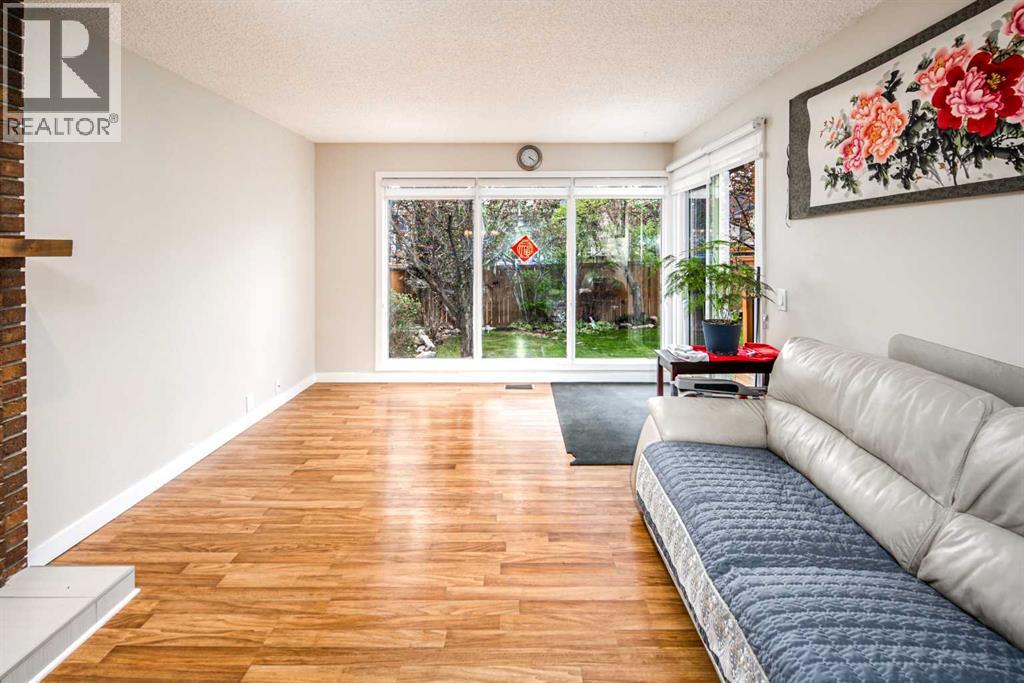 180 Woodglen Way SW, Calgary, Alberta  T2W 4T3 - Photo 9 - A2312843