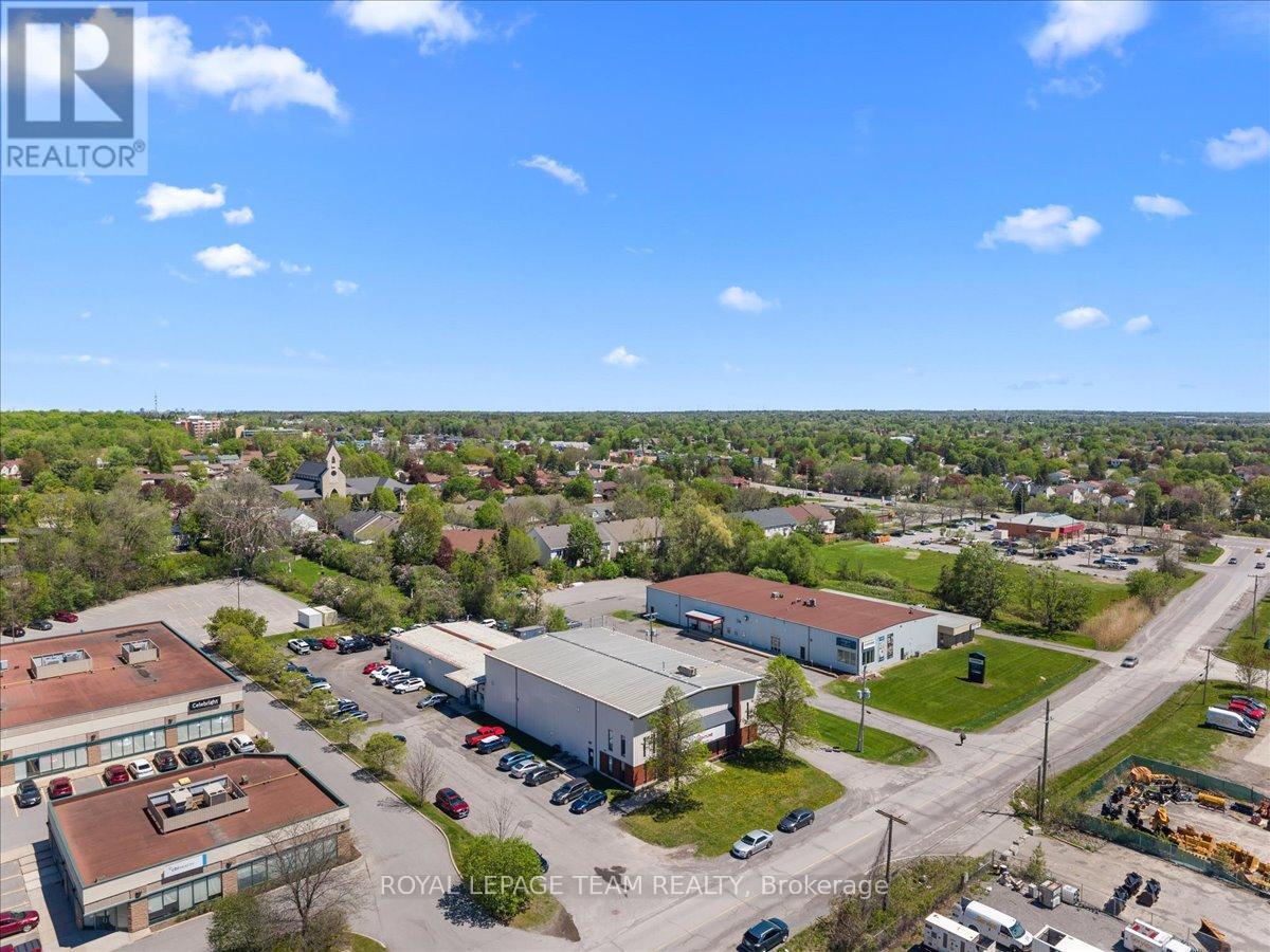 24 Edgewater Street, Ottawa, Ontario K2L 1V8 - Photo 2 - X13162170