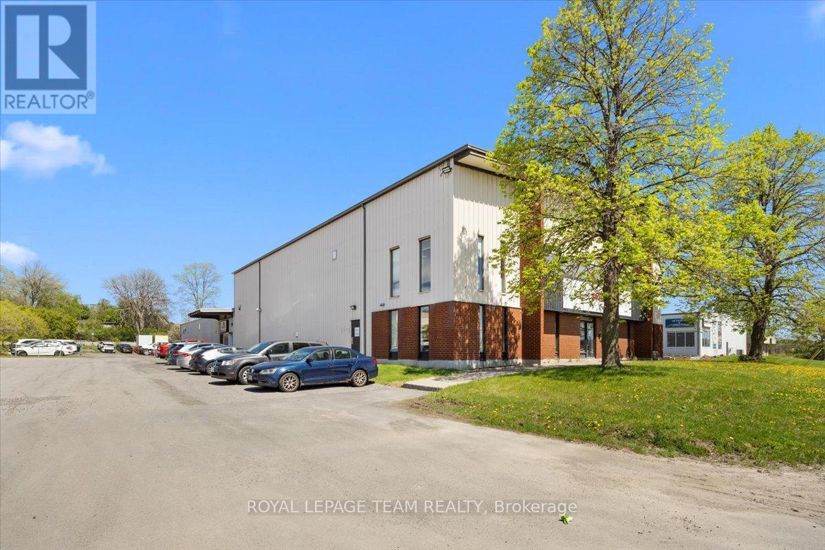 24 Edgewater Street, Ottawa, Ontario K2L 1V8 - Photo 5 - X13162170