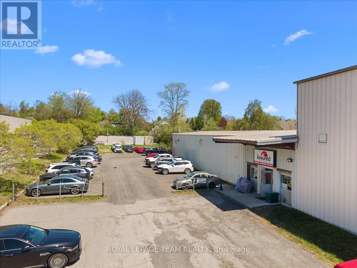24 Edgewater Street, Ottawa, Ontario K2L 1V8 - Photo 9 - X13162170