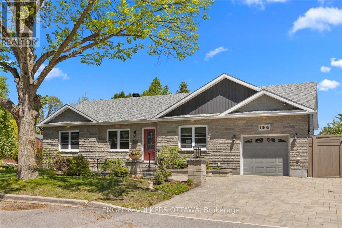1005 Gold Crescent, Ottawa, Ontario K2B 8C4 - Photo 2 - X13162298