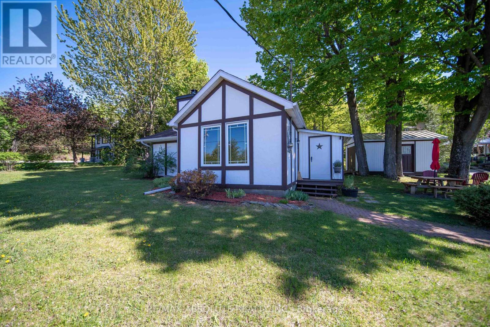 60 Leclair Road W Road, Alfred And Plantagenet, Ontario  K0B 1L0 - Photo 1 - X13162336