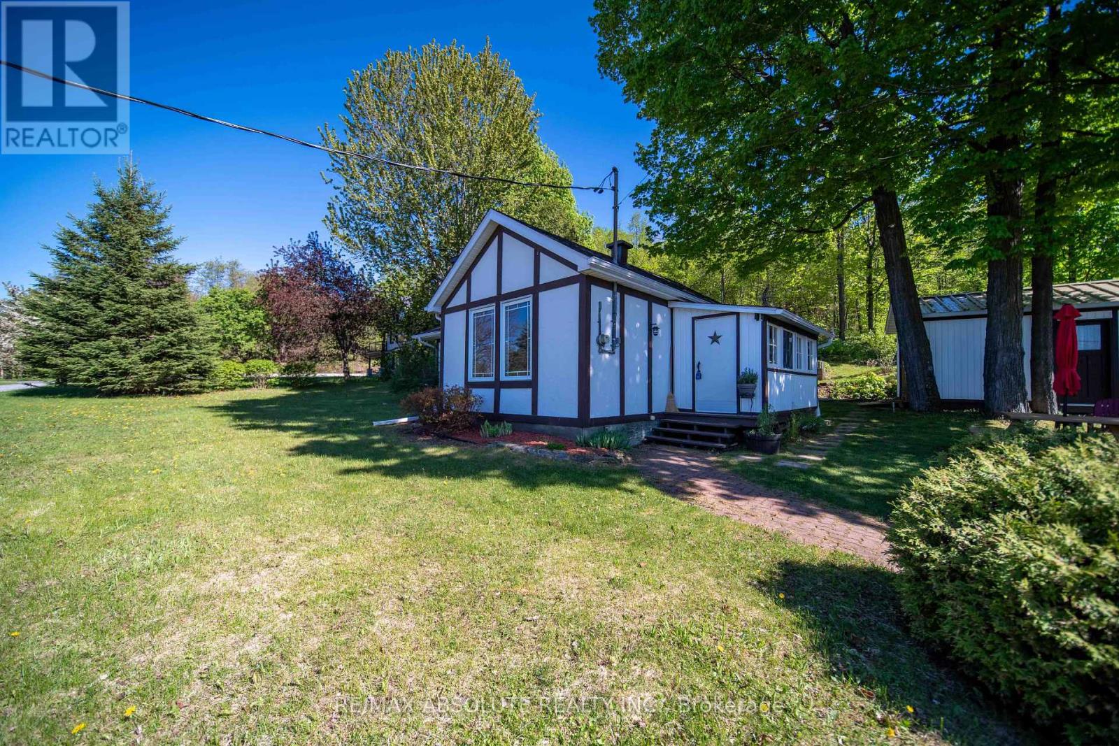 60 Leclair Road W Road, Alfred And Plantagenet, Ontario  K0B 1L0 - Photo 2 - X13162336