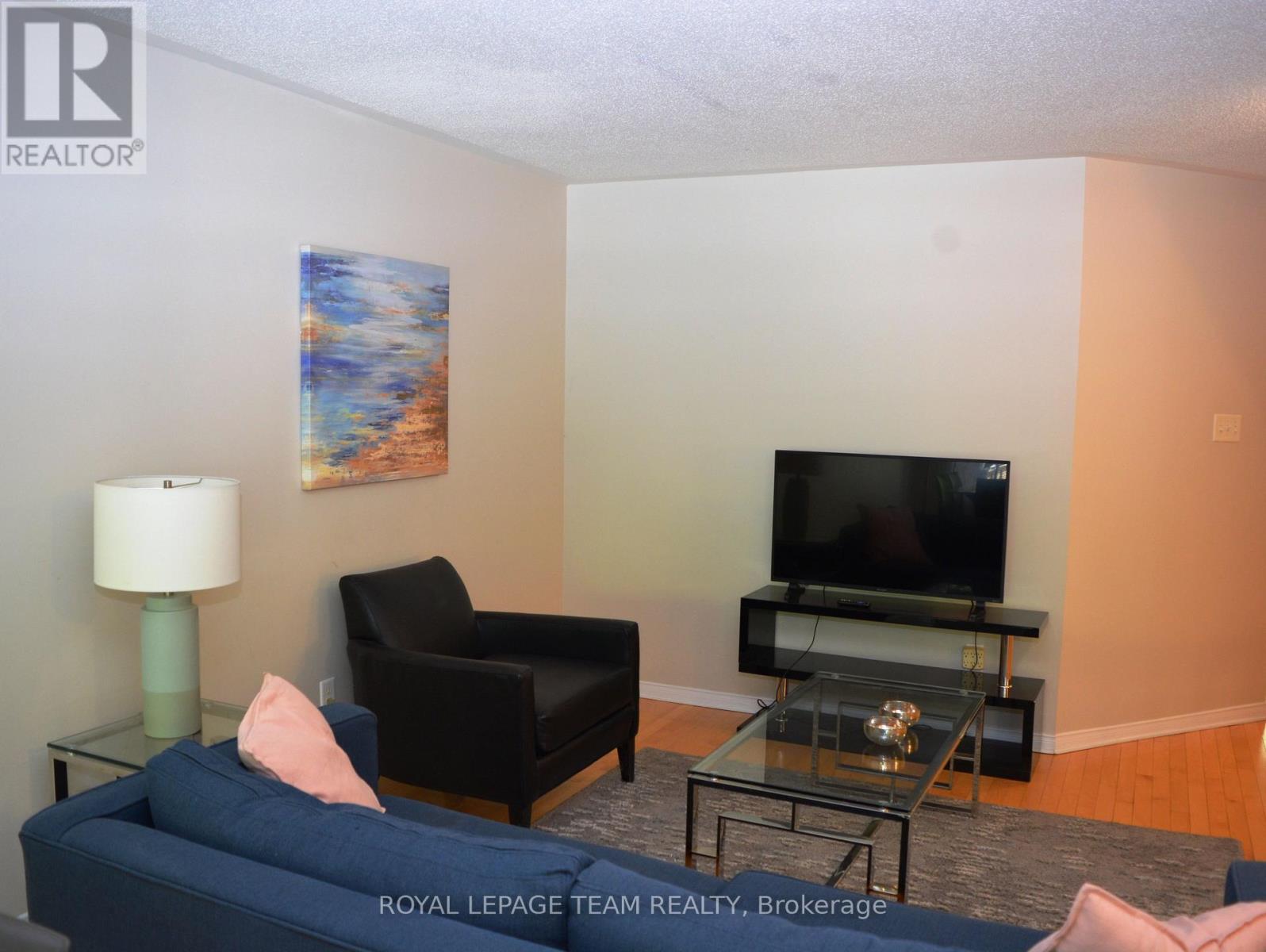 1345 Halton Terrace, Ottawa, Ontario  K2K 3J2 - Photo 6 - X13162402