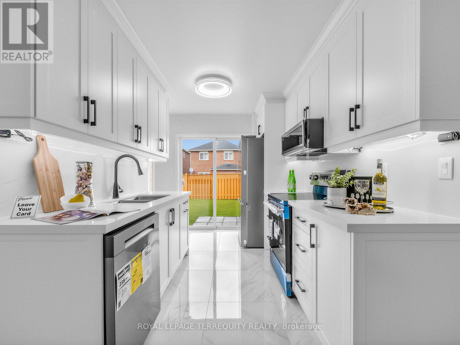 3699 Golden Locust Drive, Mississauga, Ontario  L5N 8N8 - Photo 13 - W13161890