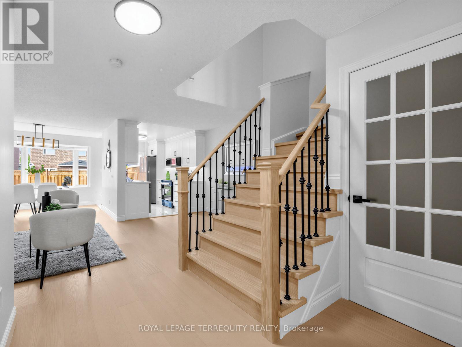 3699 Golden Locust Drive, Mississauga, Ontario  L5N 8N8 - Photo 6 - W13161890