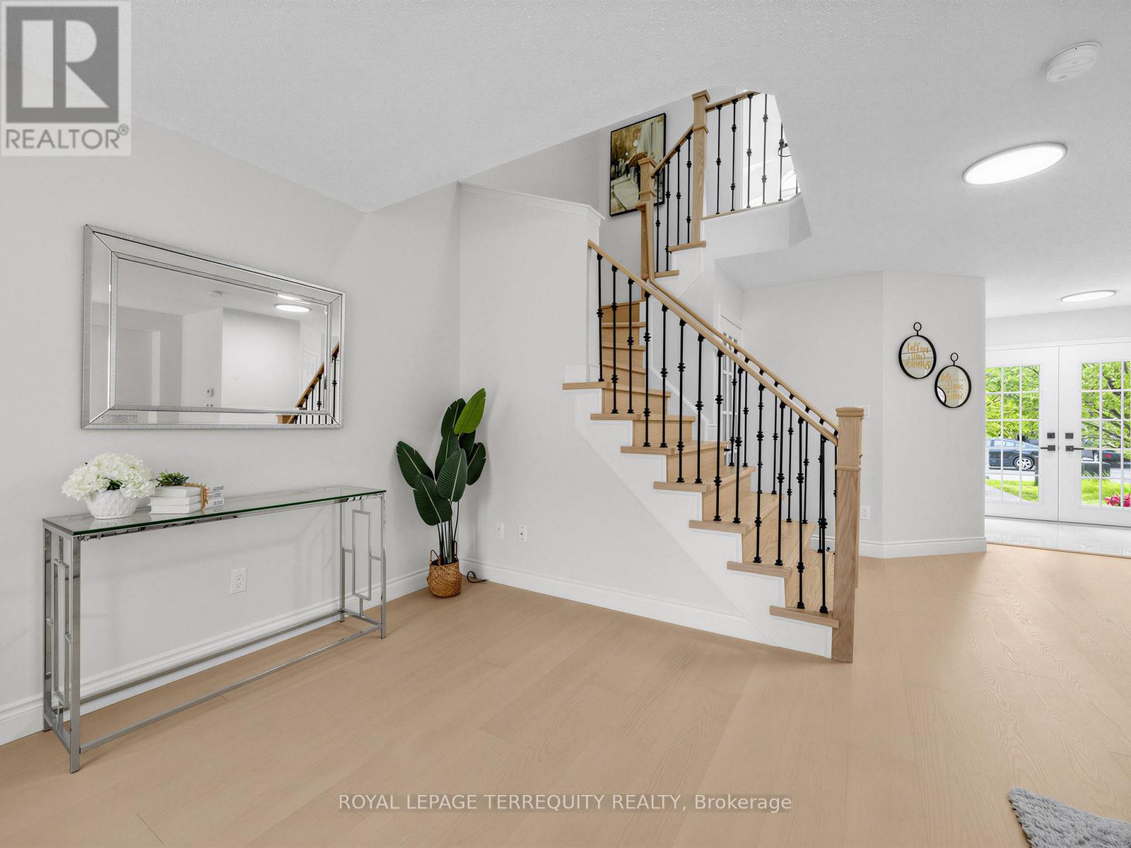 3699 Golden Locust Drive, Mississauga, Ontario  L5N 8N8 - Photo 9 - W13161890