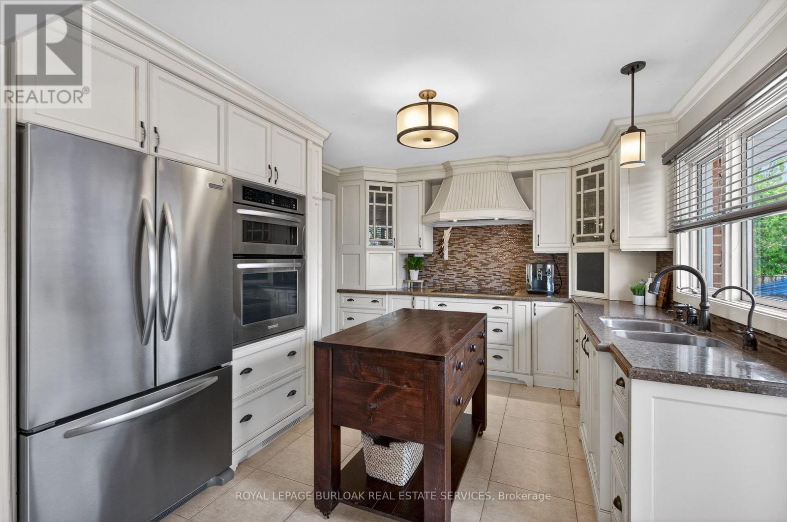 27 Shortland Crescent, Toronto, Ontario  M9R 2T2 - Photo 10 - W13161898