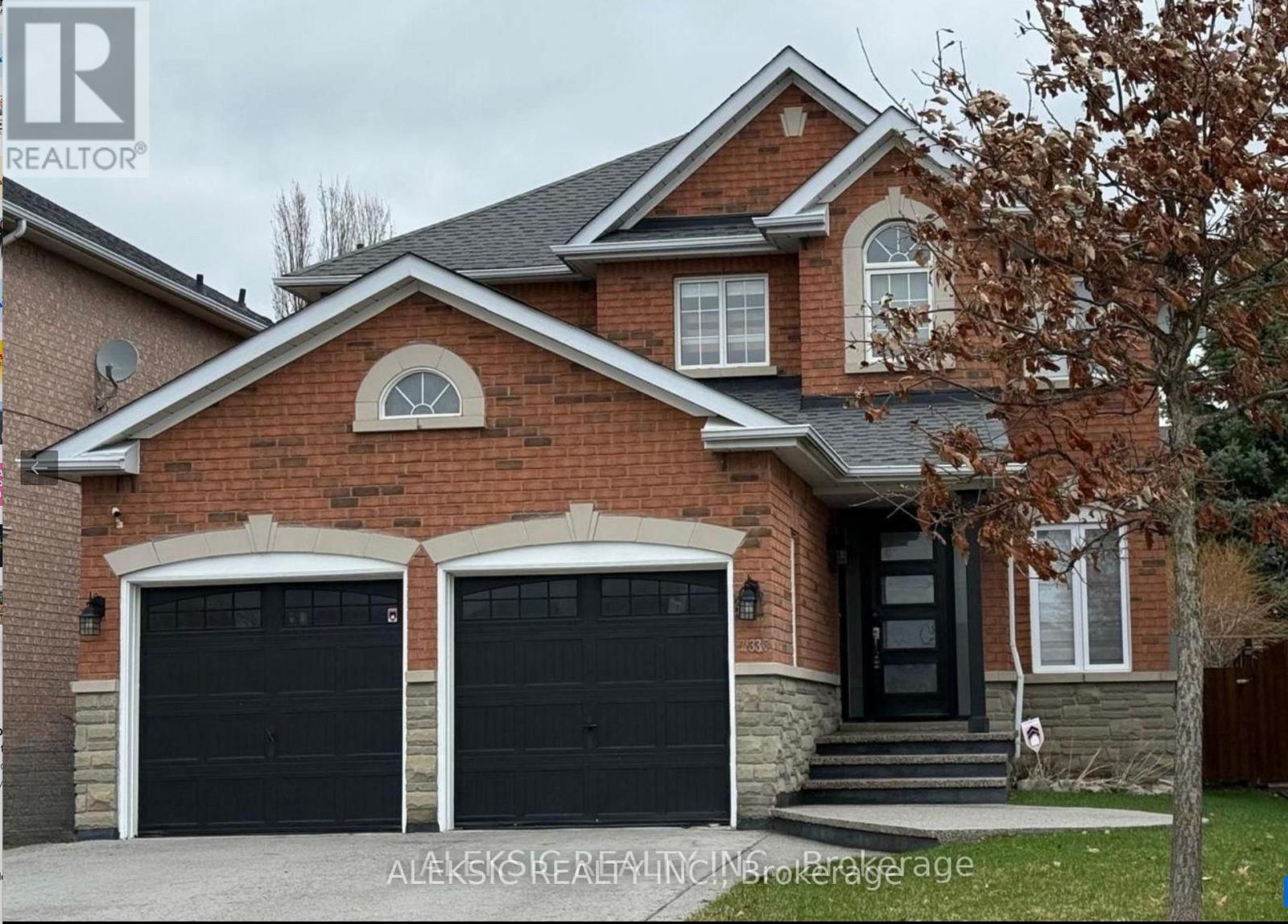 33 HILLPATH CRESCENT, Brampton, Ontario