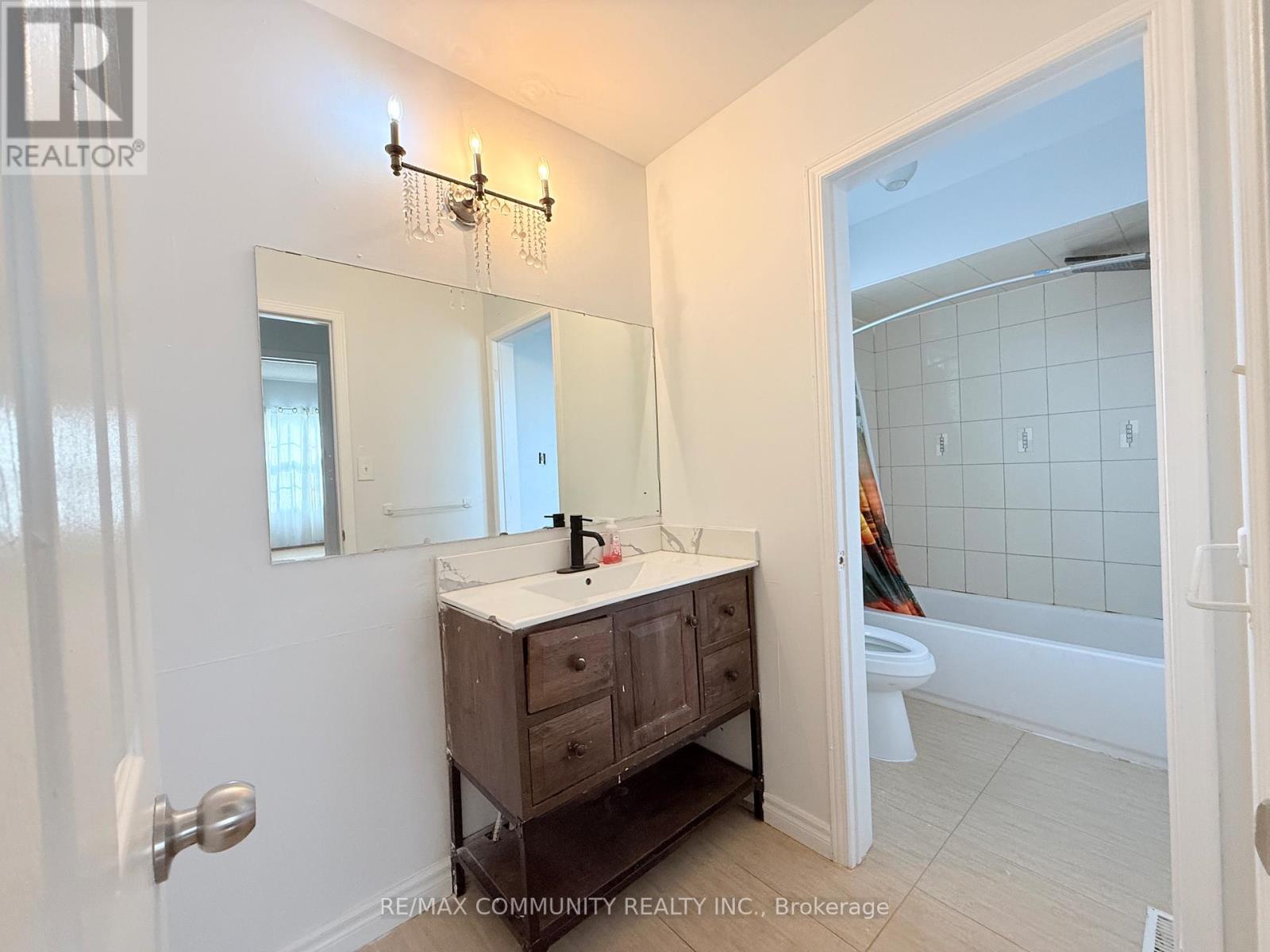 78 Shady Pine Circle S, Brampton, Ontario  L6R 1K3 - Photo 13 - W13162012