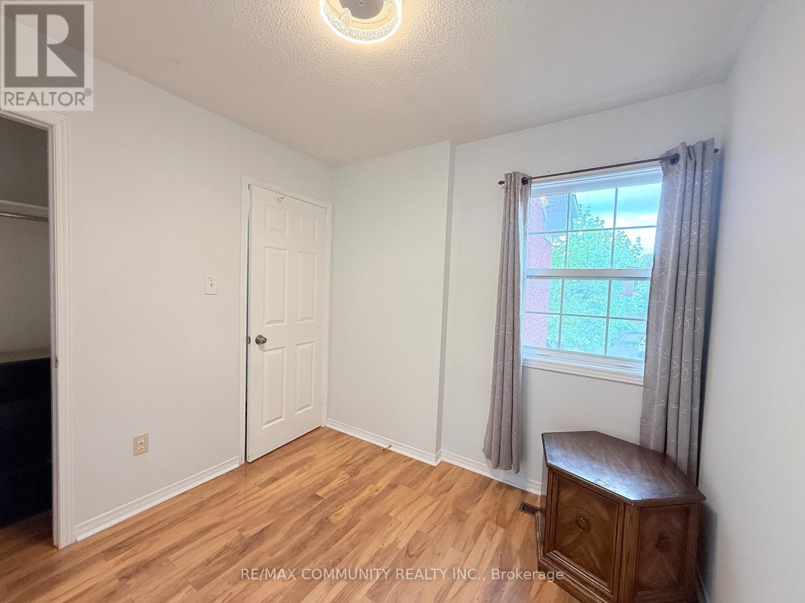 78 Shady Pine Circle S, Brampton, Ontario  L6R 1K3 - Photo 8 - W13162012