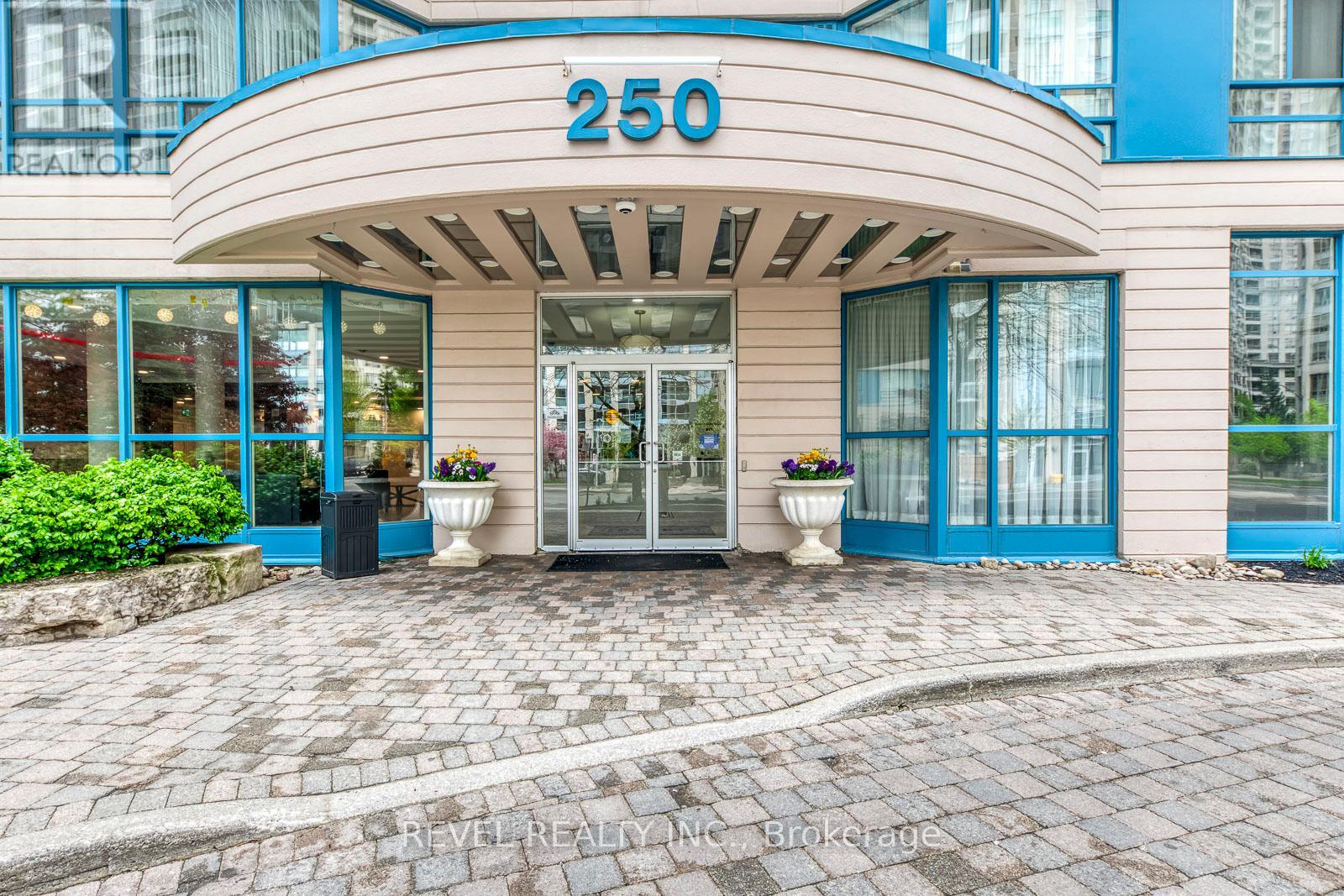216 - 250 Webb Drive, Mississauga, Ontario  L5B 3Z4 - Photo 2 - W13162014