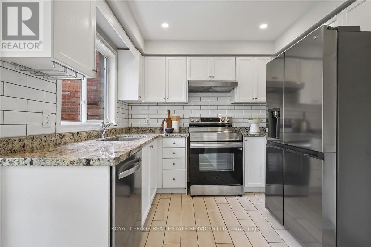 1493 Derby County Crescent, Oakville, Ontario  L6M 4N9 - Photo 15 - W13162050