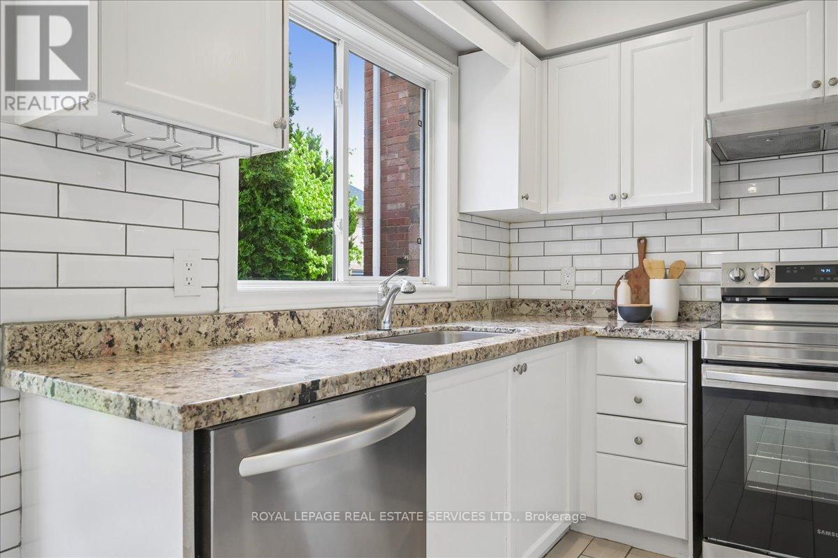 1493 Derby County Crescent, Oakville, Ontario  L6M 4N9 - Photo 16 - W13162050