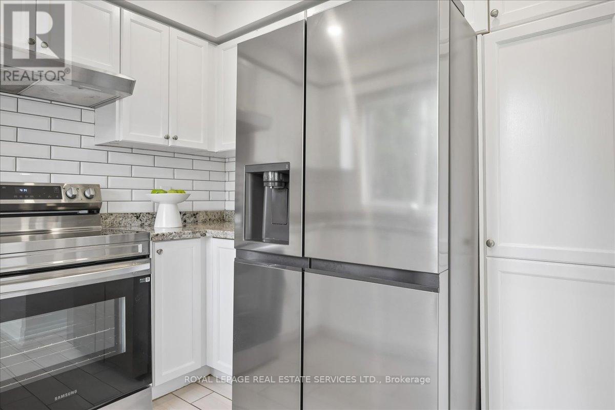 1493 Derby County Crescent, Oakville, Ontario  L6M 4N9 - Photo 17 - W13162050